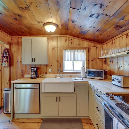 Rustic Cabin Retreat On Rangeley Lake! 외부 사진