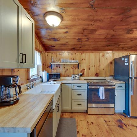 Rustic Cabin Retreat On Rangeley Lake! 외부 사진