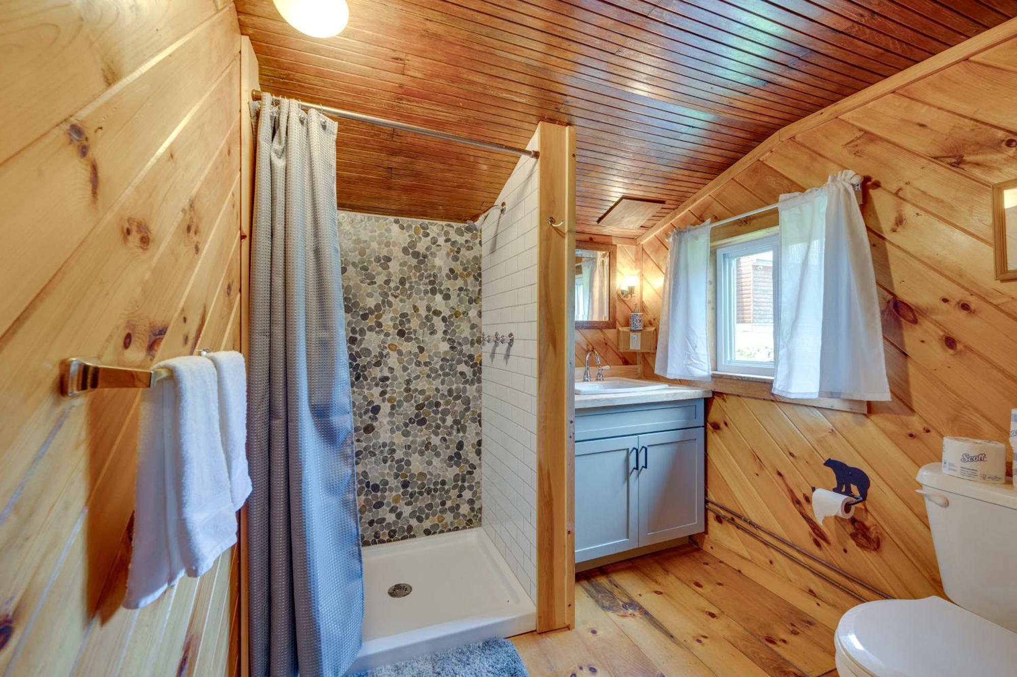 Rustic Cabin Retreat On Rangeley Lake! 외부 사진